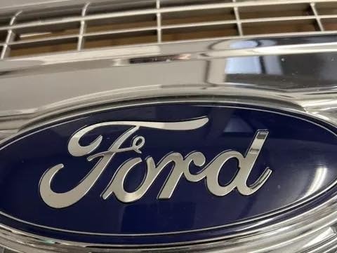 Oem 2009-14 Ford F150 Genuine Ford 2 Bar Chrome Grille W/Emblem Dl3Z8200Da