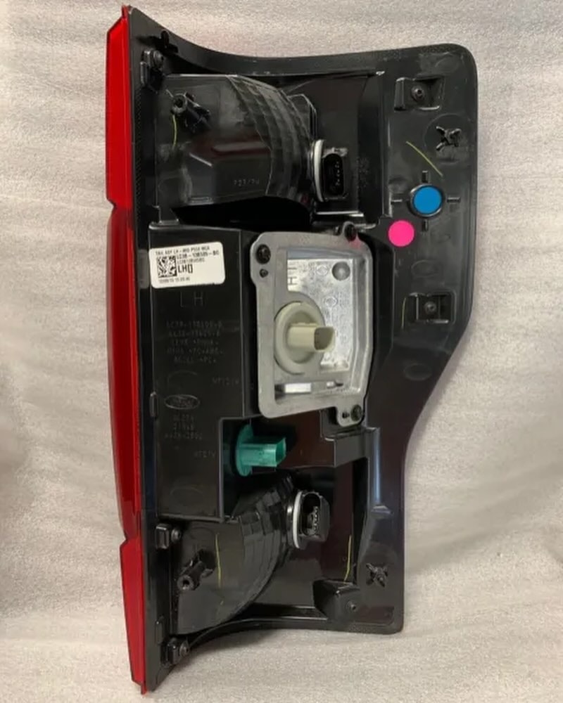 2020 2021 2022 FORD F250/F350 TAIL LIGHT DRIVER (LH) (RH)w/BLIS HALOGEN (NON-LED)