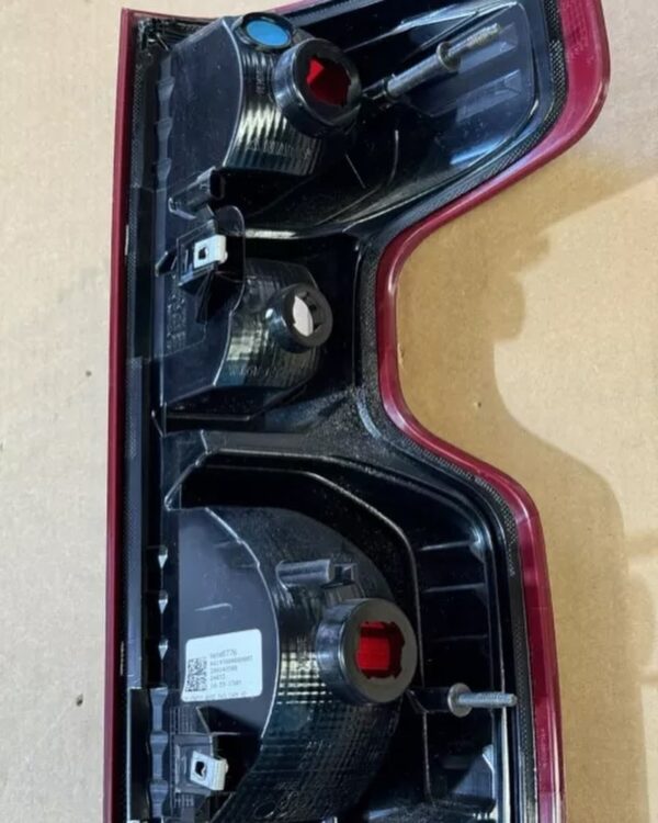 2020-2023 Chevy 2500 3500 Factory Driver Side Halogen Tail Light LH SRW - Image 3