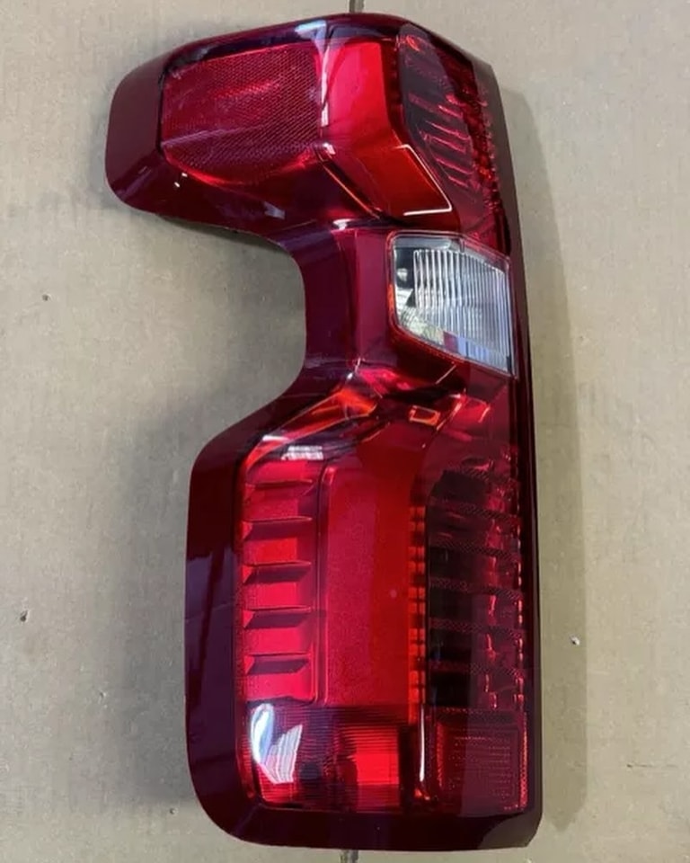 2020-2023 Chevy 2500 3500 Factory Driver Side Halogen Tail Light LH SRW