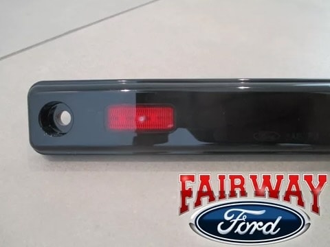 17 thru 25 Super Duty OEM Ford Dually DRW Center Rear Red Marker Lamp NEW