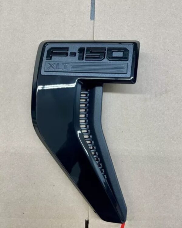 2021-2024 Ford F-150 XLT New Black Fender Left Emblem Insert mint condition