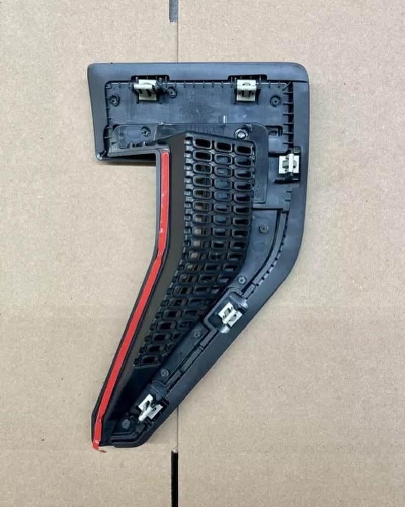 2021-2024 Ford F-150 XLT New Black Fender Left Emblem Insert mint condition